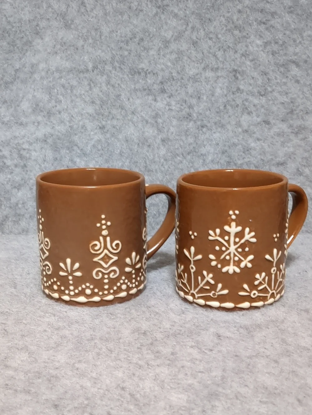 Pottery Barn Iced Gingerbread Set Of 2 Coffee Mugs Christmas